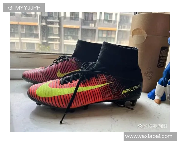 喜欢穿宽松足球鞋的球星们如何选择鞋款与提升比赛表现的关系